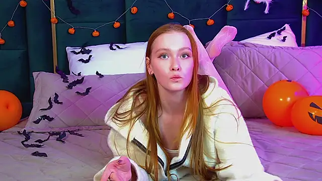 AgataFoxley online show from October 23, 2025, 6:17 pm