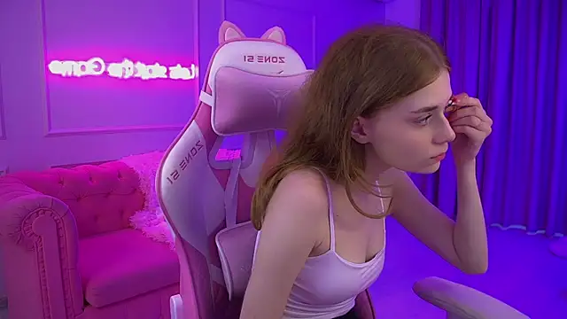 MelissaBauch online show from February 16, 2026, 12:15 pm