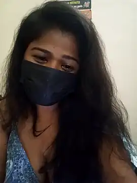 Snapshot of HAANNIAA chatting on December 19, 2025, 8:55 pm HAANNIAA online show from December 19, 2025, 8:55 pm