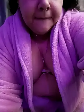 Snapshot of xlatinastar chatting on September 8, 2025, 5:56 pm xlatinastar online show from September 8, 2025, 5:56 pm
