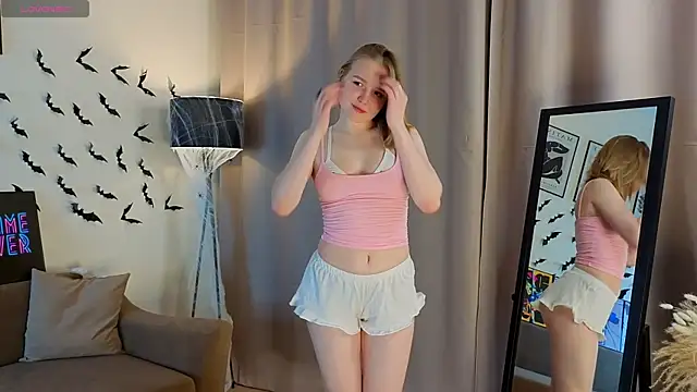 Snapshot of VinnieSerrano chatting on November 12, 2025, 1:04 pm VinnieSerrano online show from November 12, 2025, 1:04 pm