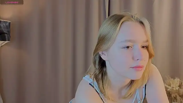 Snapshot of VinnieSerrano chatting on November 5, 2025, 1:03 pm VinnieSerrano online show from November 5, 2025, 1:03 pm