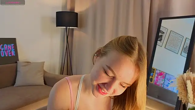 Snapshot of VinnieSerrano chatting on November 23, 2025, 3:22 pm VinnieSerrano online show from November 23, 2025, 3:22 pm