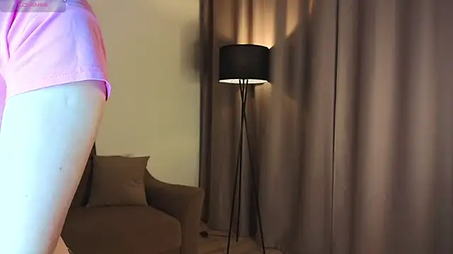 Snapshot of VinnieSerrano chatting on September 22, 2025, 2:12 pm VinnieSerrano online show from September 22, 2025, 2:12 pm