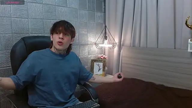 Iantwink18 online show from September 26, 2025, 1:18 pm