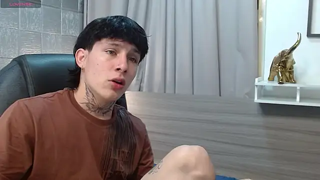 Iantwink18 online show from October 12, 2025, 8:54 pm