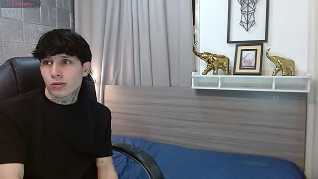 Iantwink18 online show from October 30, 2025, 10:06 pm