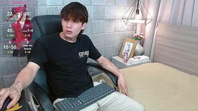 Iantwink18 online show from September 16, 2025, 2:29 pm