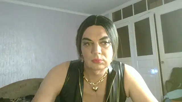 NiraFrost online show from October 28, 2025, 6:18 pm