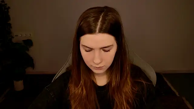 AliceCUNTach online show from December 20, 2025, 5:10 am