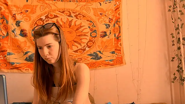 Snapshot of AliceCUNTach chatting on April 22, 2026, 5:03 am AliceCUNTach online show from April 22, 2026, 5:03 am