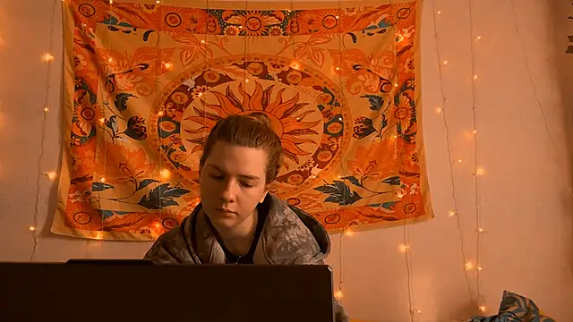 Snapshot of AliceCUNTach chatting on April 17, 2026, 5:10 am AliceCUNTach online show from April 17, 2026, 5:10 am
