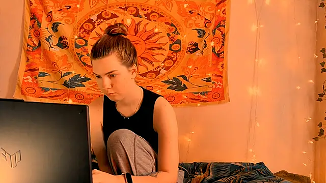 Snapshot of AliceCUNTach chatting on April 30, 2026, 5:03 am AliceCUNTach online show from April 30, 2026, 5:03 am