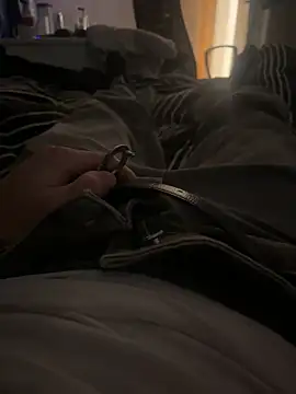 Snapshot of elox33 chatting on April 15, 2026, 1:48 pm elox33 online show from April 15, 2026, 1:48 pm