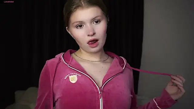 ShontaWasilko online show from November 27, 2025, 6:41 pm