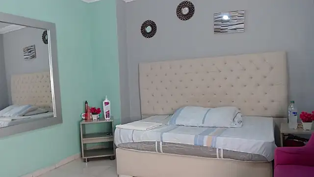 Snapshot of salome_aguilar chatting on September 9, 2025, 12:58 pm salome aguilar online show from September 9, 2025, 12:58 pm