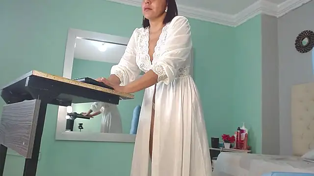 Snapshot of salome_aguilar chatting on September 17, 2025, 1:13 pm salome aguilar online show from September 17, 2025, 1:13 pm
