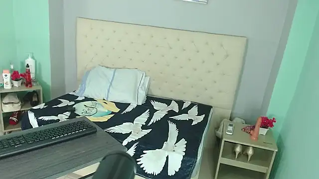 Snapshot of salome_aguilar chatting on September 27, 2025, 12:33 pm salome aguilar online show from September 27, 2025, 12:33 pm