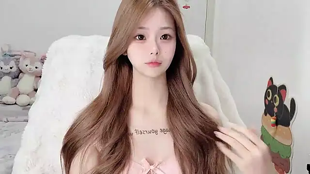 xiaoyugan-99 online show from November 23, 2025, 4:17 pm