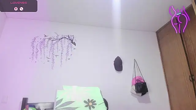 Snapshot of lustlunna chatting on May 31, 2026, 2:06 am lustlunna online show from May 31, 2026, 2:06 am