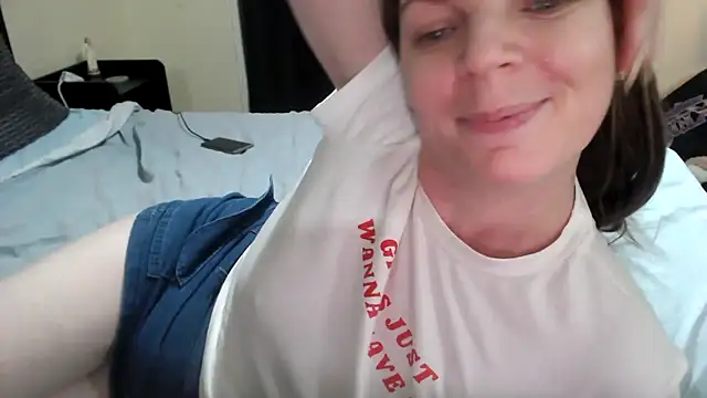 Snapshot of aussiepeaches chatting on January 14, 2026, 1:37 pm aussiepeaches online show from January 14, 2026, 1:37 pm