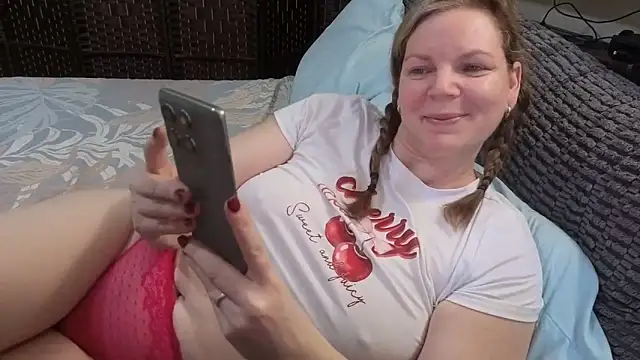 Snapshot of aussiepeaches chatting on February 27, 2026, 1:39 am aussiepeaches online show from February 27, 2026, 1:39 am