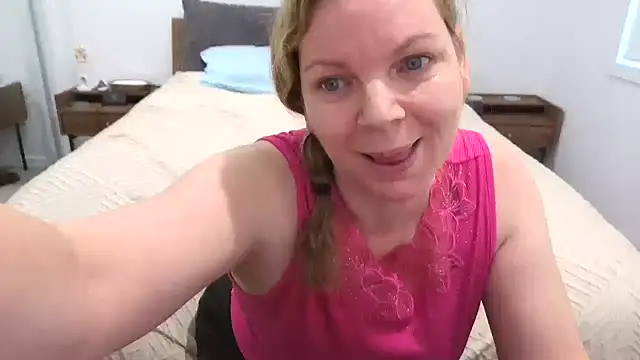 aussiepeaches online show from May 15, 2026, 2:20 am