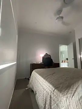 aussiepeaches online show from May 19, 2026, 12:48 am