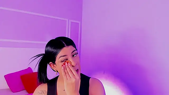 TianaGlow26 online show from February 11, 2026, 6:41 pm