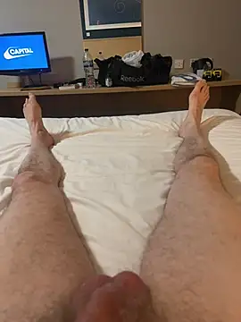 Snapshot of Hung2Mike chatting on February 22, 2026, 8:21 pm Hung2Mike online show from February 22, 2026, 8:21 pm