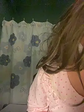 Fin-xinh18 online show from November 12, 2025, 3:38 pm