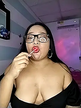Snapshot of Angelly_ricura chatting on October 6, 2025, 2:29 pm Angelly ricura online show from October 6, 2025, 2:29 pm