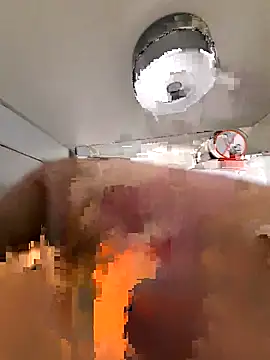 Snapshot of winter0cold_ chatting on October 13, 2025, 9:33 am winter0cold online show from October 13, 2025, 9:33 am