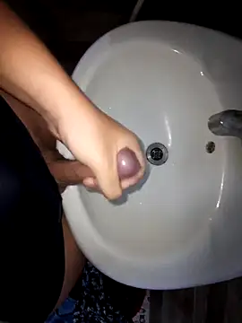 Snapshot of winter0cold_ chatting on October 9, 2025, 9:32 am winter0cold online show from October 9, 2025, 9:32 am