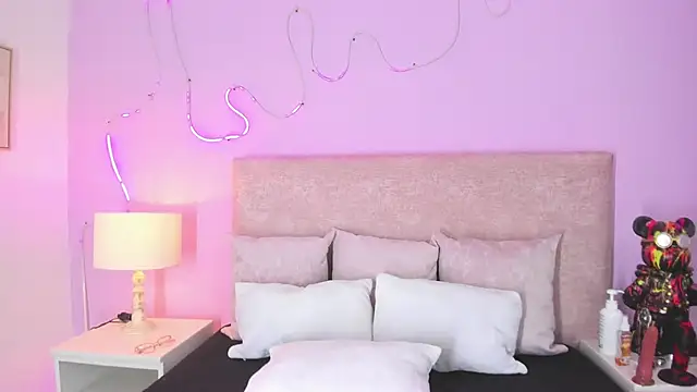 Snapshot of EmaRae1499 chatting on November 27, 2025, 7:47 pm EmaRae1499 online show from November 27, 2025, 7:47 pm