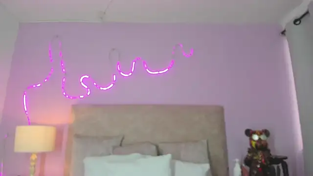 Snapshot of EmaRae1499 chatting on November 14, 2025, 12:53 pm EmaRae1499 online show from November 14, 2025, 12:53 pm