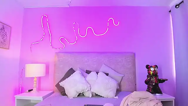 Snapshot of EmaRae1499 chatting on October 23, 2025, 3:10 pm EmaRae1499 online show from October 23, 2025, 3:10 pm