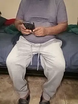 Snapshot of HomHot47 chatting on April 10, 2026, 6:42 am HomHot47 online show from April 10, 2026, 6:42 am