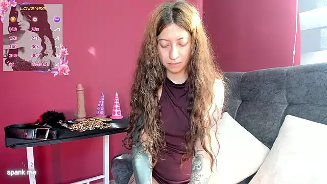 Snapshot of Roshhell1 chatting on February 6, 2026, 7:32 pm Roshhell1 online show from February 6, 2026, 7:32 pm