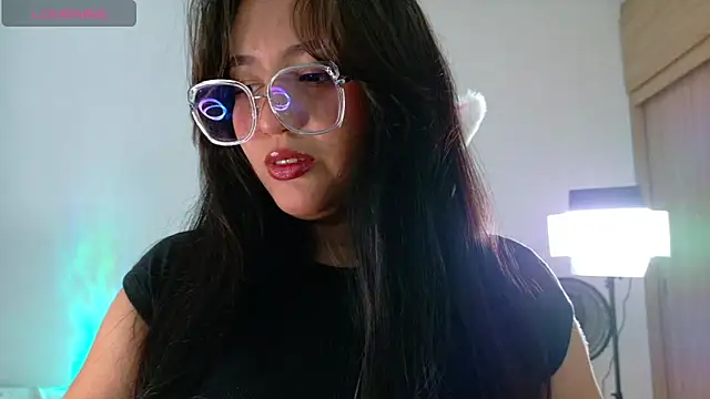 Snapshot of Angeldusttt chatting on December 2, 2025, 4:03 am Angeldusttt online show from December 2, 2025, 4:03 am