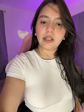 Snapshot of Angeldusttt chatting on November 5, 2025, 7:39 pm Angeldusttt online show from November 5, 2025, 7:39 pm