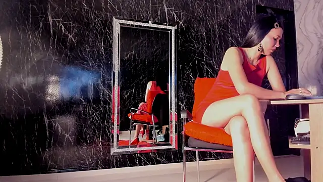 Nicollemillf online show from October 22, 2025, 12:48 pm