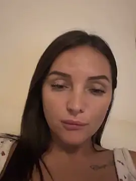 madiiy online show from October 7, 2025, 1:39 am