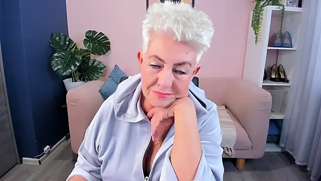 HotandMature online show from September 29, 2025, 8:10 am