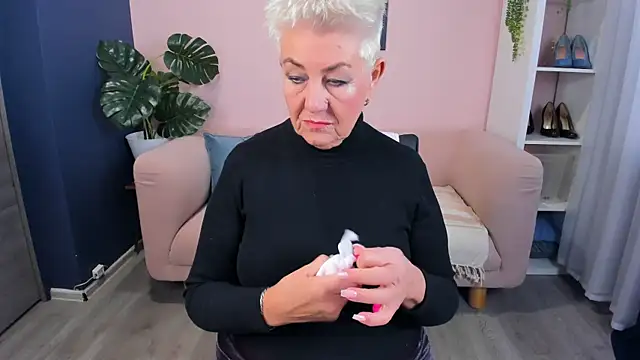 HotandMature online show from September 26, 2025, 7:48 am