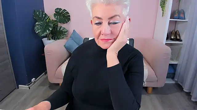 HotandMature online show from September 30, 2025, 7:58 am