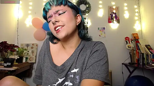 AlmaNanax online show from December 21, 2025, 2:13 am