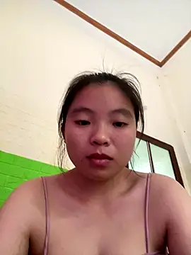 viluna online show from December 18, 2025, 4:50 am