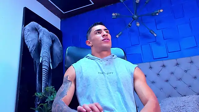 Snapshot of adrian_ray chatting on November 5, 2025, 12:47 am adrian ray online show from November 5, 2025, 12:47 am