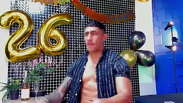 Snapshot of adrian_ray chatting on November 28, 2025, 4:40 pm adrian ray online show from November 28, 2025, 4:40 pm